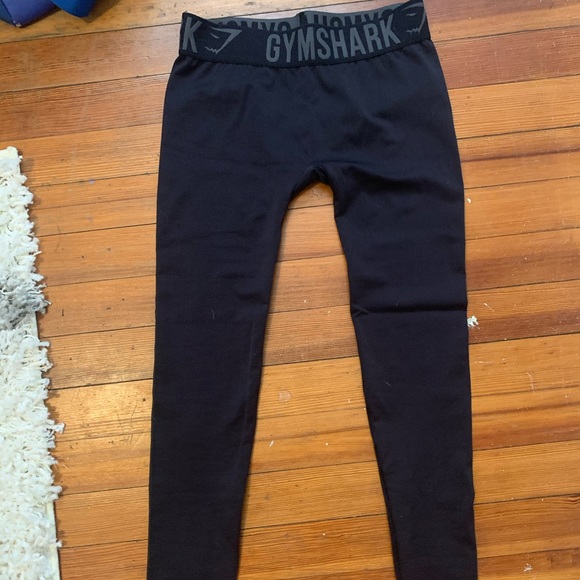 Black gymshark leggings - Picture 2 of 4